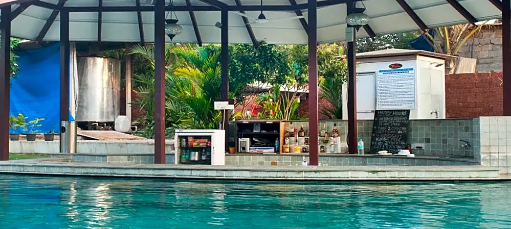 Poolside Bar